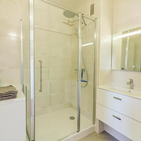 Hall Studio Apartment *